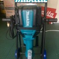The Makita HM1812 electric breaker boasts the strongest breaking force of any competitor product in the 30 kg category.jpg
